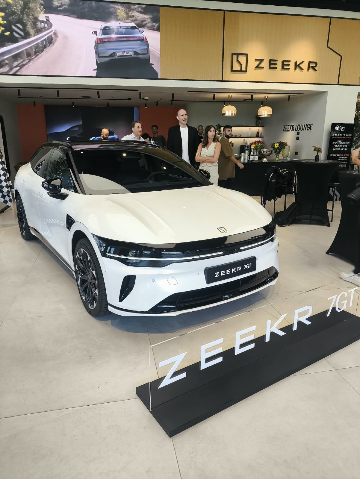 מהפכת הביצועים והיוקרה החשמלית: Zeekr 7GT נוחתת בישראל עם עד 646 כוחות סוס וטעינה אולטרה-מהירה